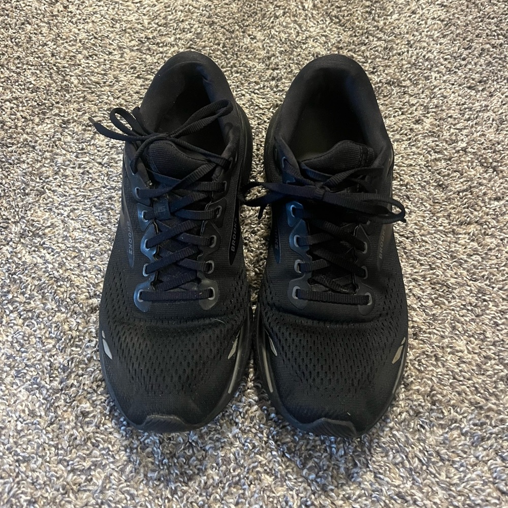 Black Brooks Ghost 17 Women’s Running Shoes Sz 11